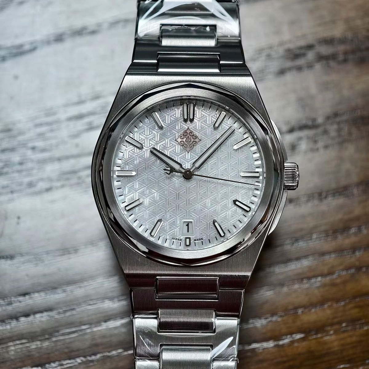 IX&DAO 2026 Neue Warrior 37mm  – Omega Watch Constellation Bewertung und Preis